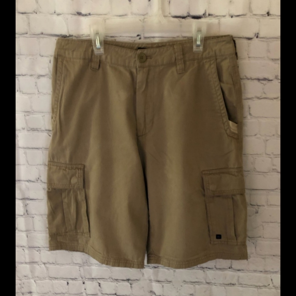 EUC Quiksilver men's tan cargo shorts - size 30
